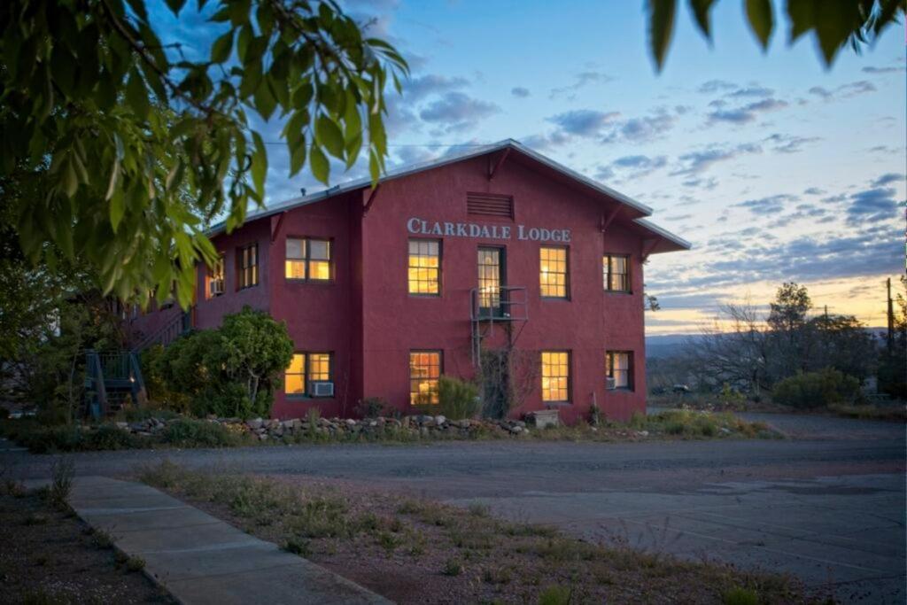 The Clarkdale Lodge Exterior photo
